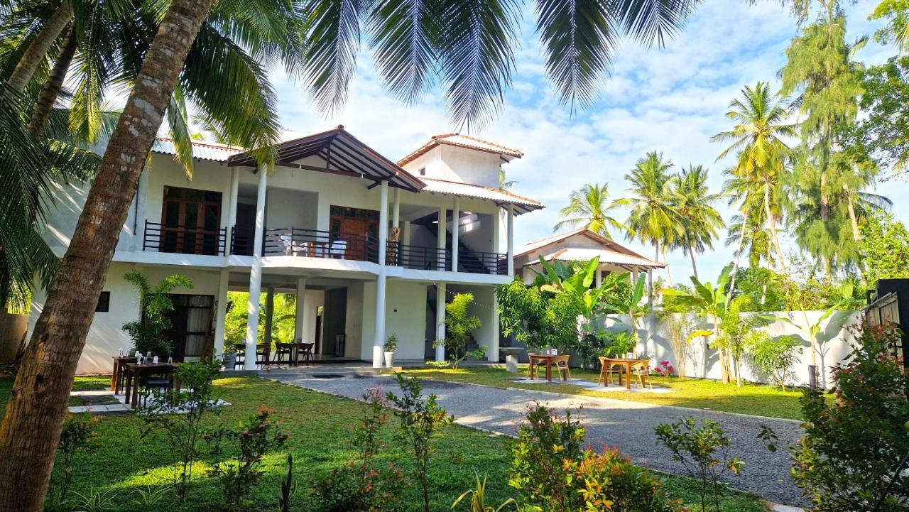 Mothership Tangalle Exterior photo